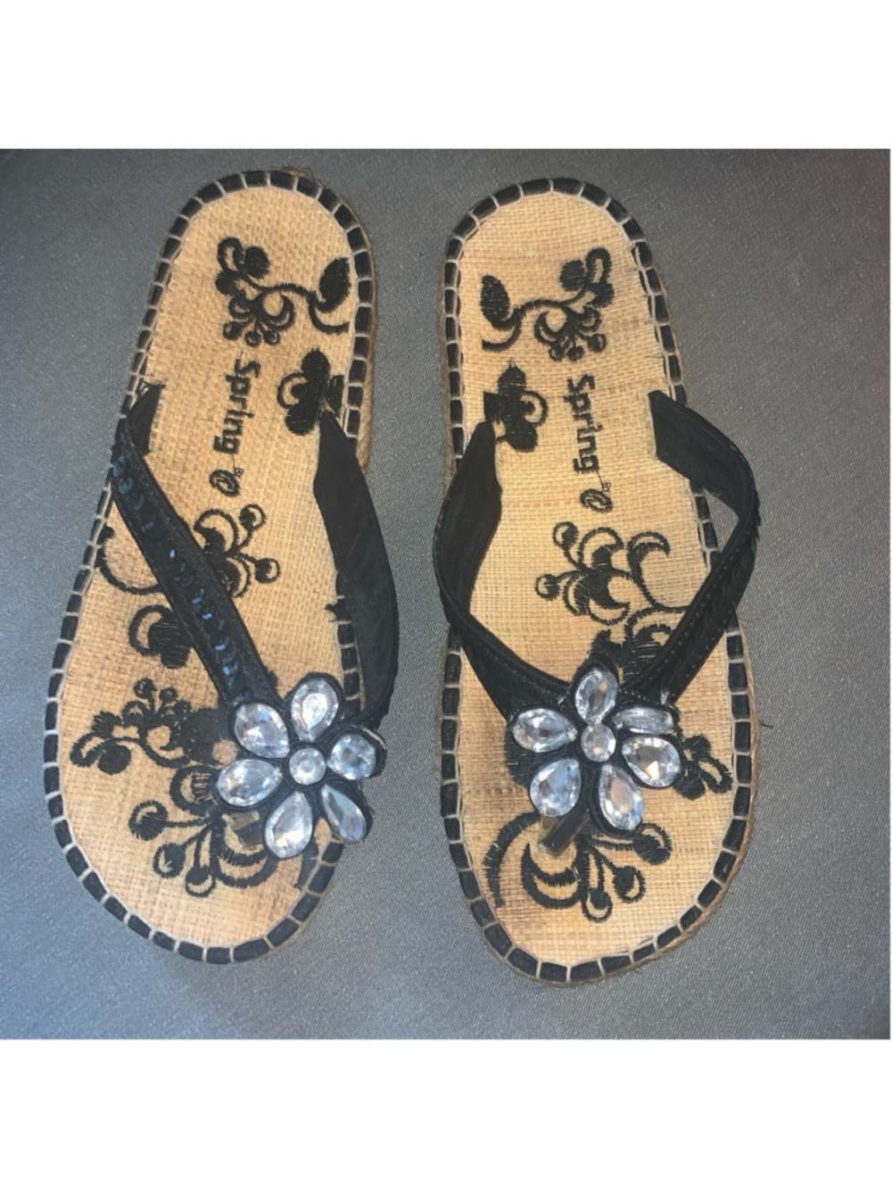 Women's Spring Sandals Size 37 Beige and Black flower flip flops - Picture 2 of 7